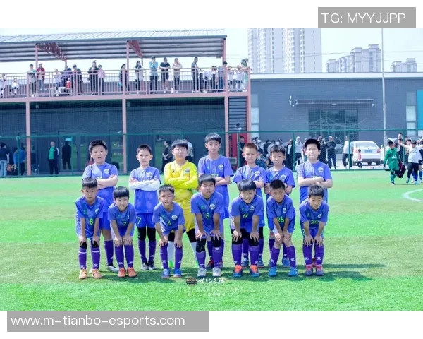 格罗宁根足球队的辉煌历史与未来展望：从青训到职业联赛的成长之路